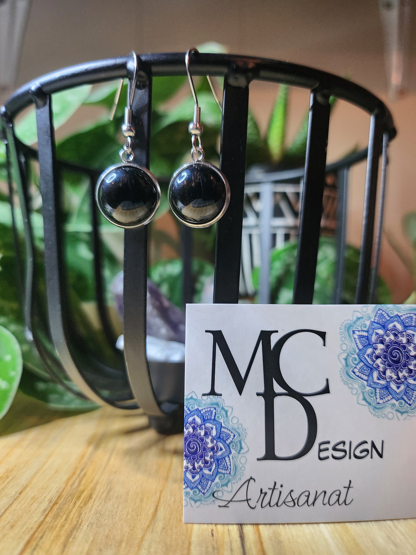 Clous d'oreilles Cabochon noir