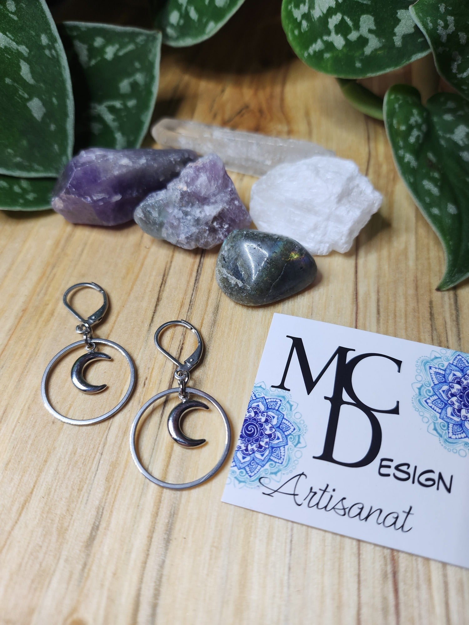 Boucles d’oreilles en acier inoxydable. Superbe et polyvalente :) Disponible en version Lune et version Soleil