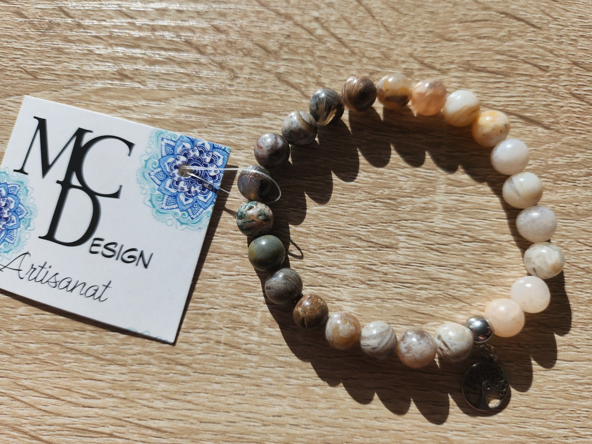 Bracelet en pierre semi-précieuses avec billes de 8mm. Agate bambou.