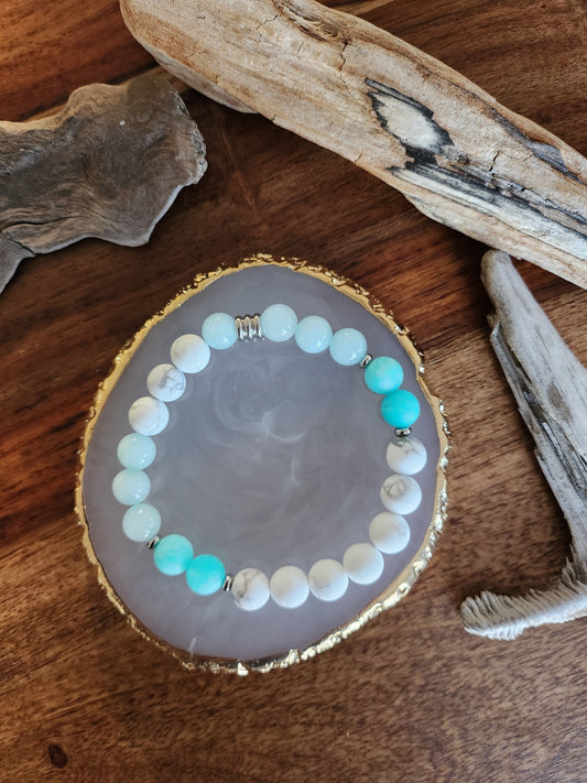 Bracelet en pierre semi-précieuses avec billes de 8mm. Howlite matte, Amazonite et Amazonite frost matte.