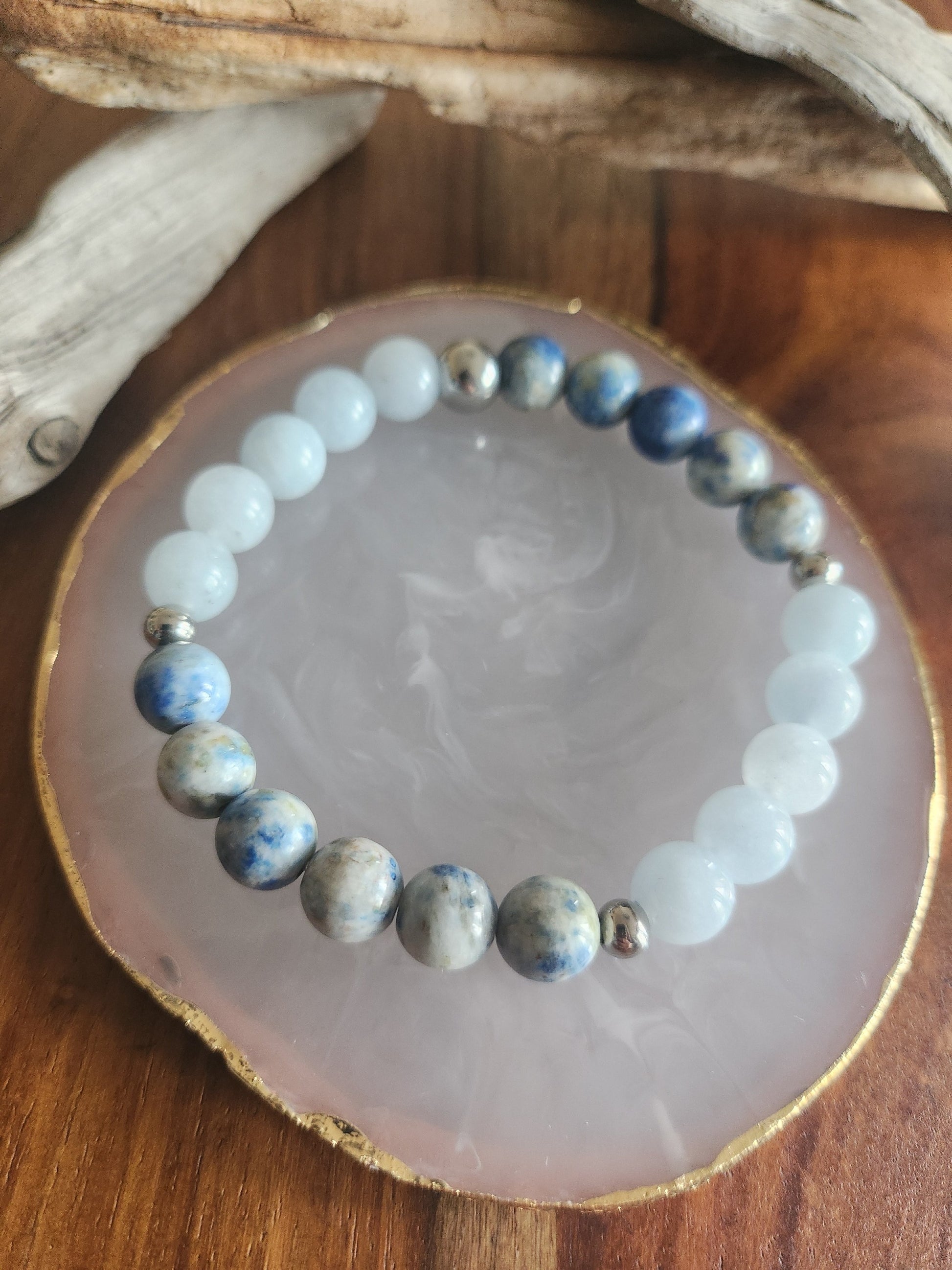 Bracelet en pierre semi-précieuses avec billes de 8mm. Aigue-marine et agate crazy lace bleu ciel.