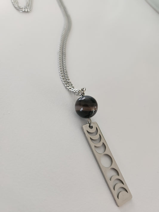 Collier mi-long Agate noire et cycle lunaire