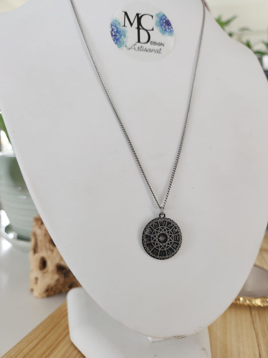 Collier mi-long Roue astrologie