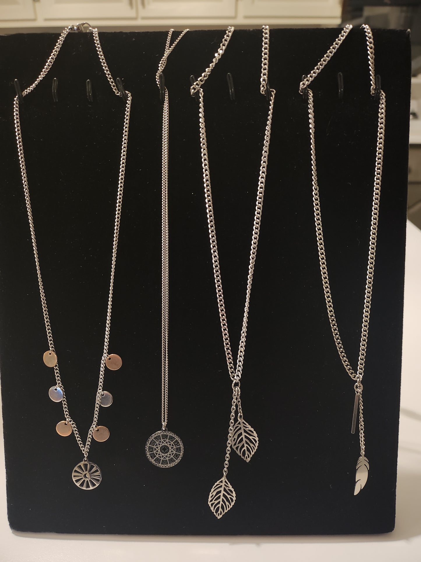 Collier mi-long Feuilles