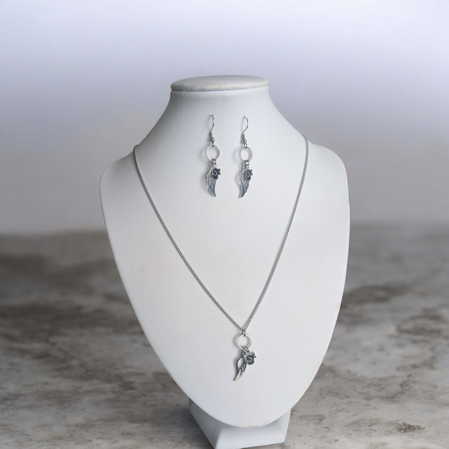 Ensemble collier et boucles d'oreilles