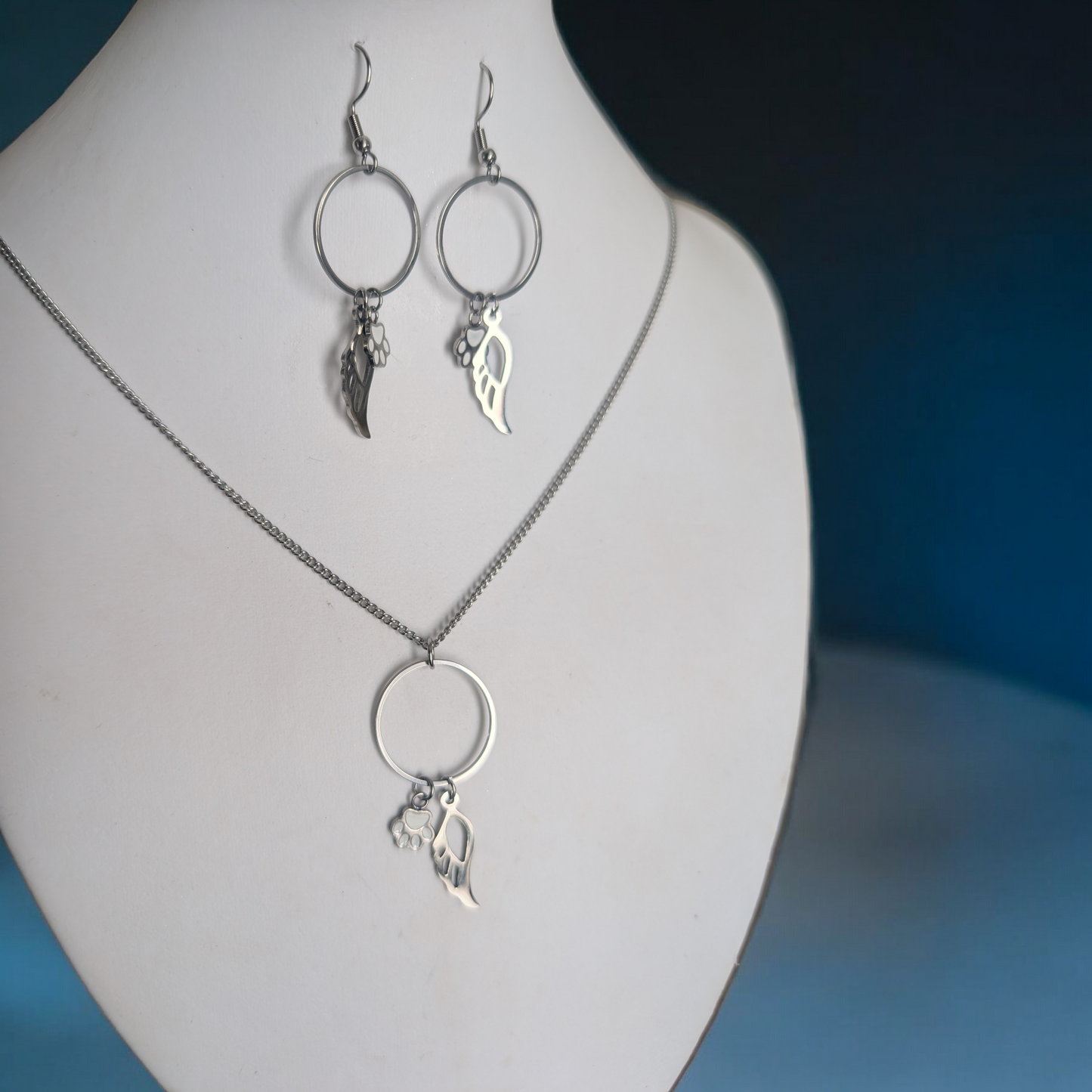 Ensemble collier et boucles d'oreilles