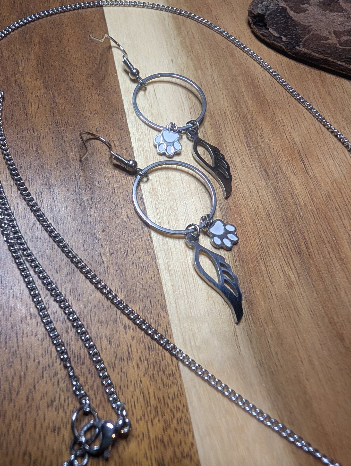 Ensemble collier et boucles d'oreilles