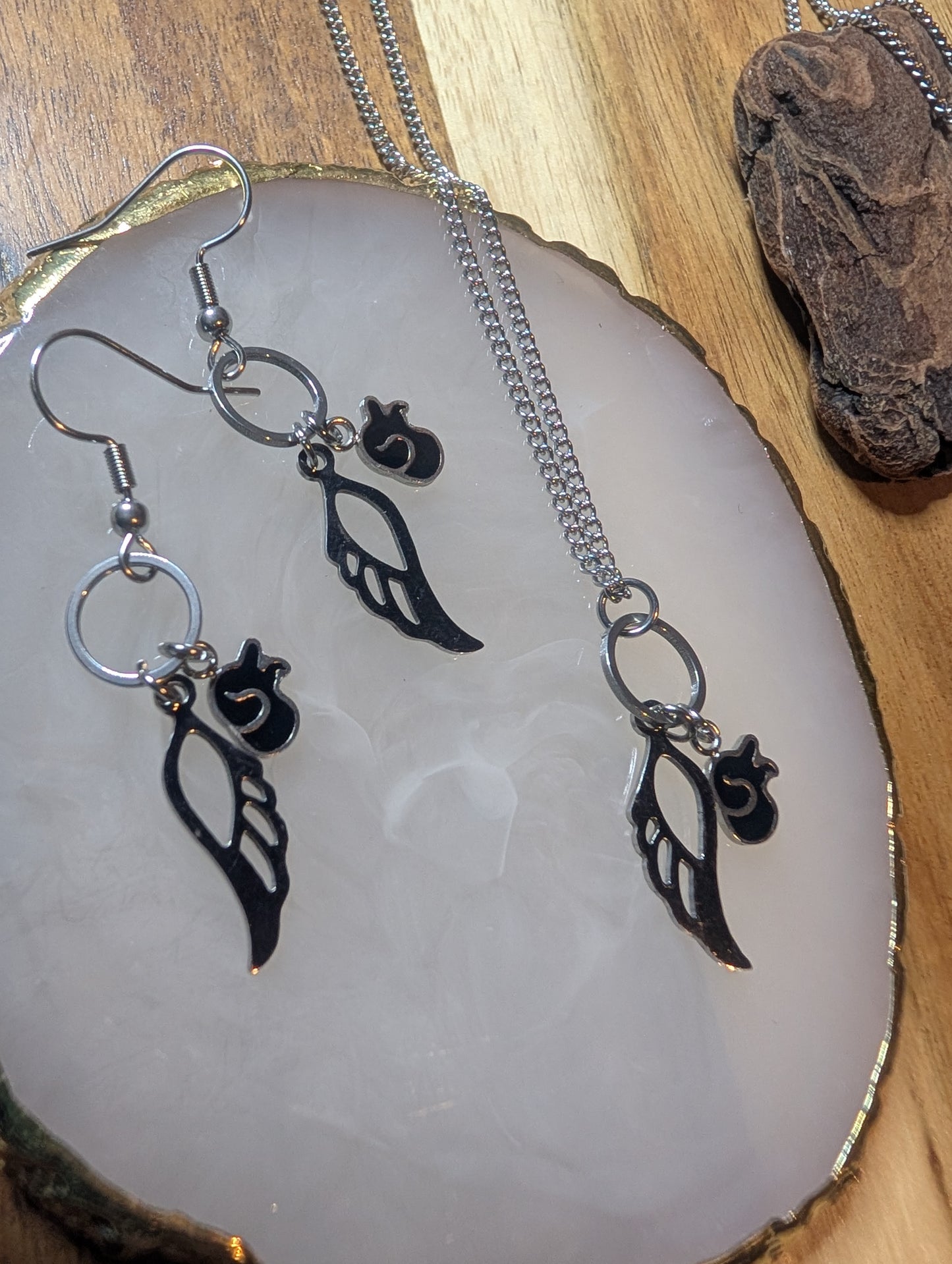 Ensemble collier et boucles d'oreilles