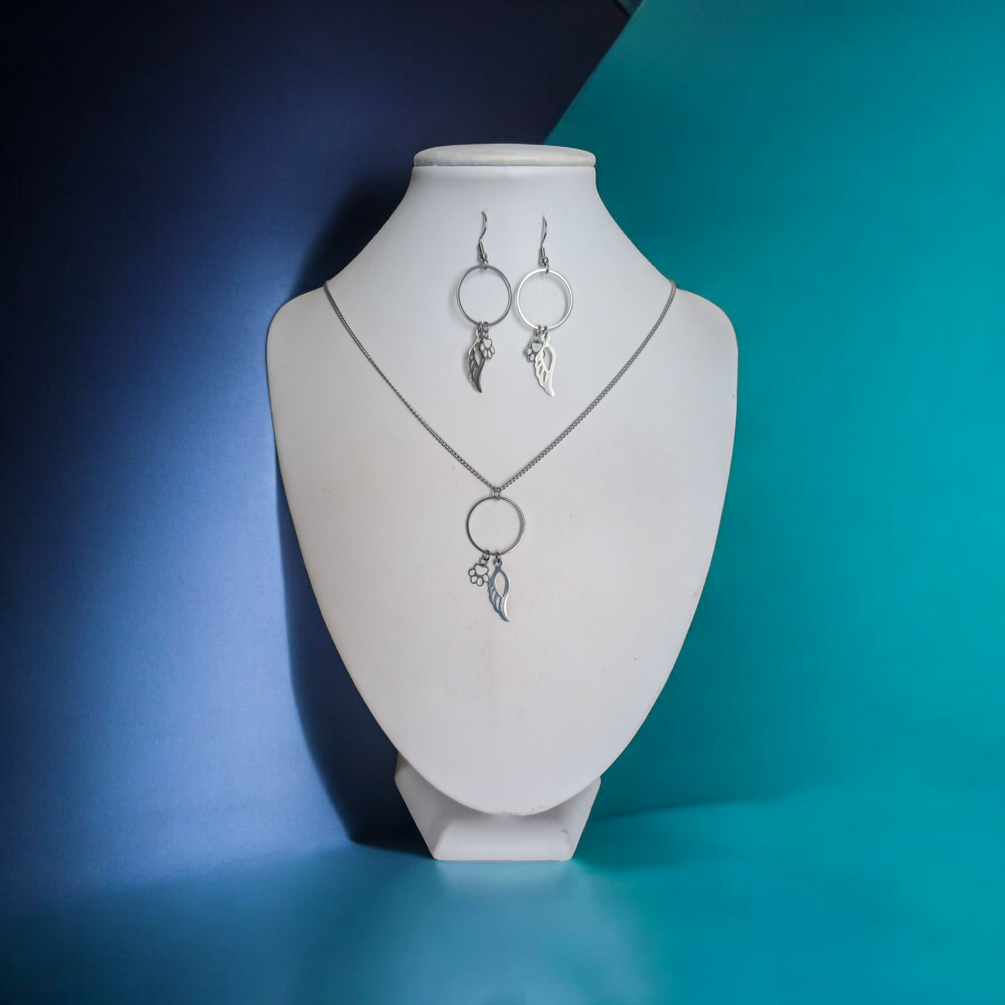 Ensemble collier et boucles d'oreilles