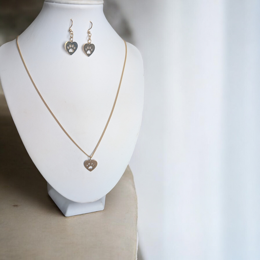 Ensemble collier et boucles d'oreilles